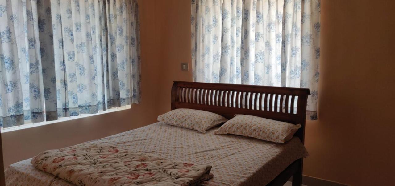 Giri'S Homestay Мадикери Екстериор снимка