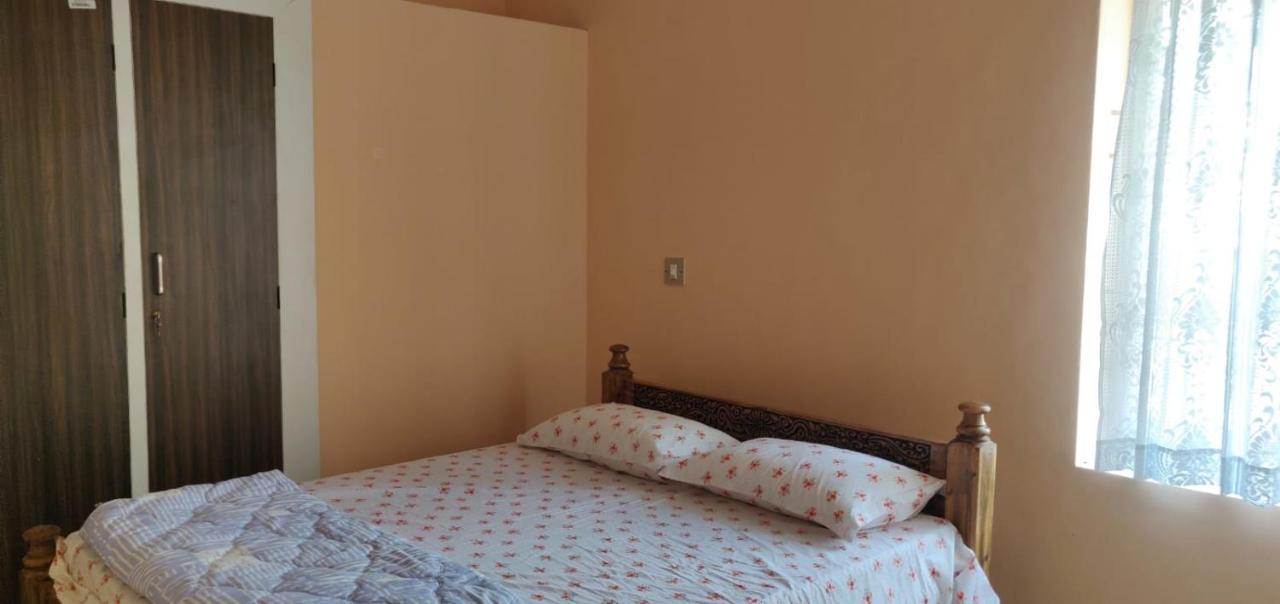 Giri'S Homestay Мадикери Екстериор снимка