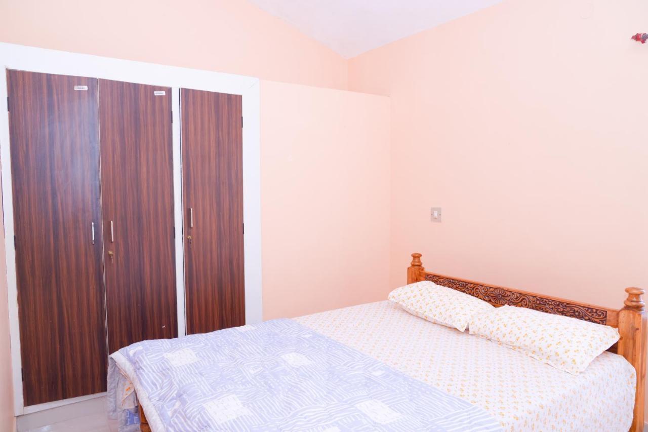 Giri'S Homestay Мадикери Екстериор снимка